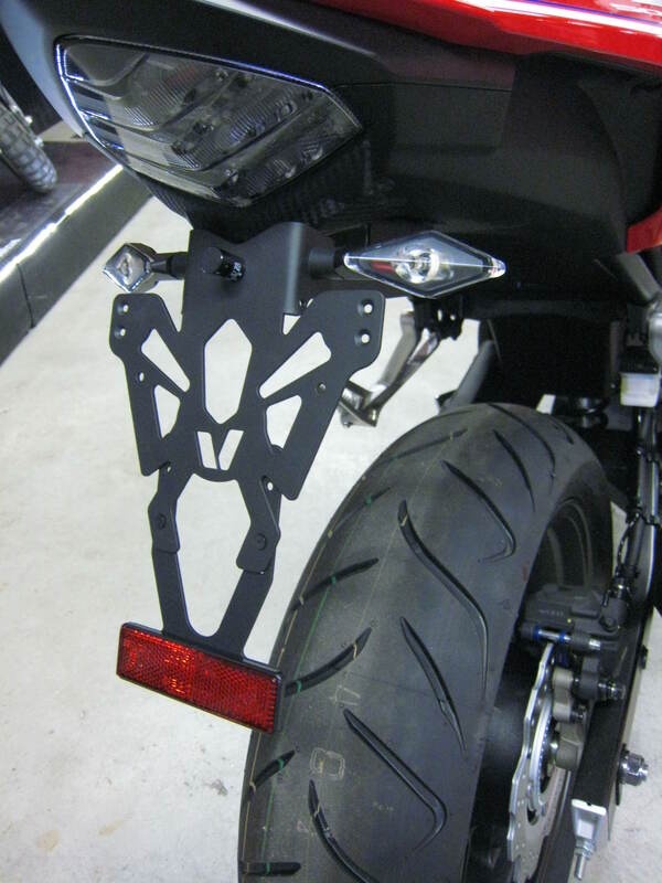 V PARTS Schwarzer Honda CB500X Plattenhalter, schwarz