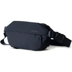 MOMENT Schultertasche Sling 2L blau