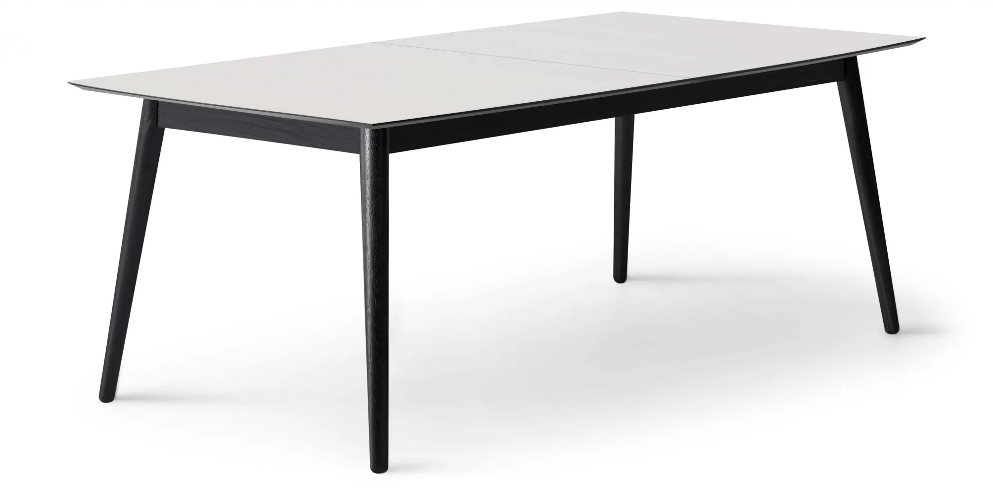 Esstisch HAMMEL FURNITURE "Meza by Hammel", weiß (weiß, schwarz, laminat, mdf, esche massivholzfüße), B:210cm H:74cm T:100cm, Tischplatte: Weiss Laminat (schwarzer Rand), Gestell: Massive schwarz gebeizte Esche., Tische, rechteckige Tischplatte MDF, Massivholzgestell, mit 2 Einlegeplatten