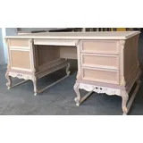 Casa Padrino Luxus Barock Schreibtisch mit 6 Schubladen Weiß / Gold - Prunkvoller handgefertigter Massivholz Bürotisch - Barock Büromöbel - Luxus Qualität - Made in Italy