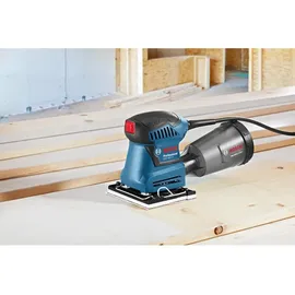 Bosch GSS 140-1 A ohne Akku + Staubbox inkl. Microfilter, 2x Schleifblatt, 1x Schleifplatte, Lochwerkzeug