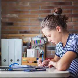 Relaxdays Schreibtisch Organizer, 7 Fächer, Bambus-Organizer, Büro, Küche, Bad, Tischorganizer HBT 11x30x15cm, Natur