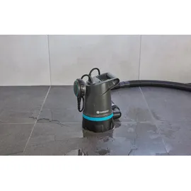 Gardena Klarwasser-Tauchpumpe 20000 BASIC 550 W, max. Fördermenge: 20.000 l/h, max. Förderhöhe: 9 m