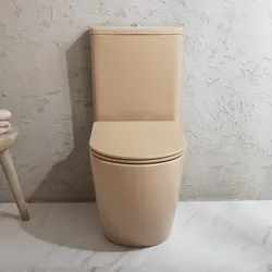 Stand-WC mit aufgesetztem Spülkasten inkl. Sitz mit Absenkautomatik – Farbe wählbar - Elements