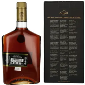 bãvaro BLACK Spirit Drink 38% vol 0,7 l Geschenkbox