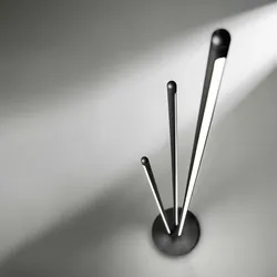 TWINS LED-Design-Stehleuchte von Perenz aus schwarzem Metall