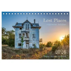 Calvendo Lost Places - vergessene Schätze (Tischkalender 2026 DIN A5 quer), CALVENDO Monatskalender: