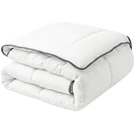 Beliani Howerla Bettdecke 220 x 240 cm Weiß