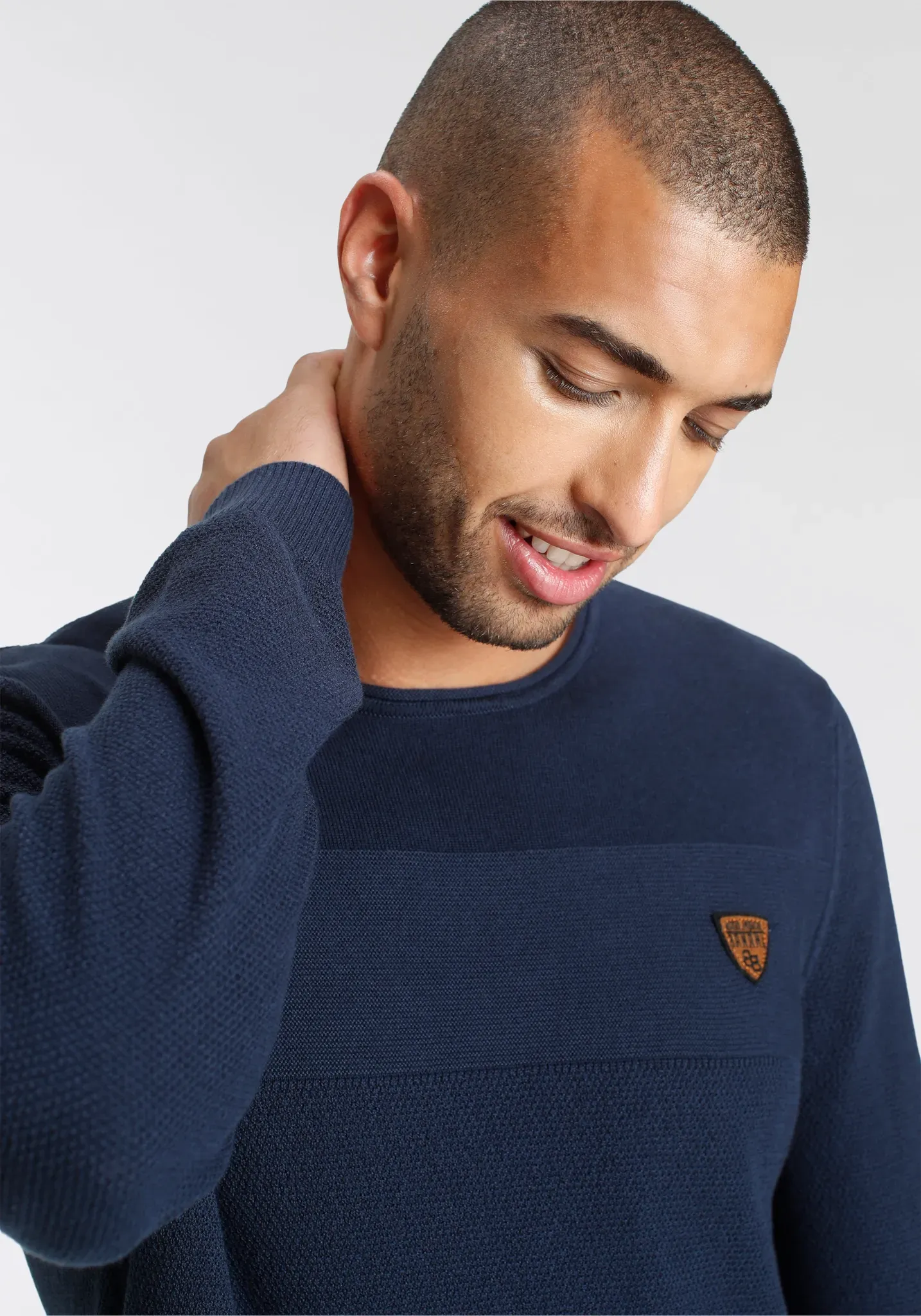 Rundhalspullover BRUNO BANANI, Herren, Gr. L (52/54), blau (marine), Feinstrick, Obermaterial: 50% Baumwolle, 50% Polyacryl, schmal, Rundhals, Bündchen, Pullover Rundhalspullover, aus Feinstrick, mit Badge und Markenlabel, schmale Passform