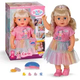 BABY BORN Carla hat langes, hochwertiges Haar und bringt 7 Accessoires, zum Stylen mit.