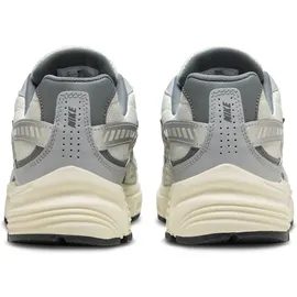 Nike Initiator Herren Light Bone / Smoke Grey / Coconut Milk 42,5