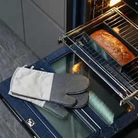 Westmark Ofenhandschuhe – Praktische Ofenhandschuhe für sicheres Arbeiten an Herd und Backofen, Küchenhandschuhe mit Hitzeschutz bis 250°C – Grau/Anthrazit