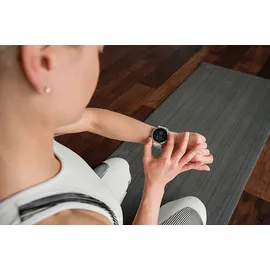 Garmin fenix 7S Standard silber mit graphitfarbenem Armband