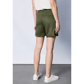 street one studio Shorts Grün 40