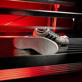 adidas VL Court Damen Chalk Pearl/Utility Black/Hi-Res Red 36 2/3