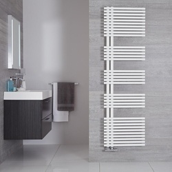 Handtuchheizkörper 1025W 1700x500mm Mineral Weiß Iseo Seitlich offen, von Hudson Reed
