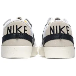 Nike Blazer Low '77 Jumbo Herren white/white/sail/black 42
