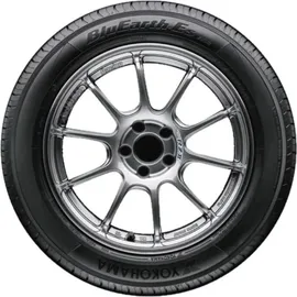 Yokohama BluEarth-ES ES32 215/50 R17 95V XL