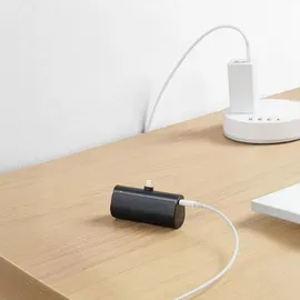 VEGER Powerbank 5 000 mAh mit integriertem Lightning PD QC3.0 3A 20W PlugOn - 5000mAh Build Connector für iPhone