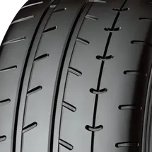 Yokohama Advan A052 225/40 R18 92Y