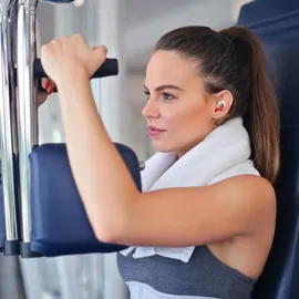 kwmobile 16x Ear Buds kompatibel mit Samsung Galaxy Buds Live - Size S und L - Silikon Ohrbügel Ohrstöpsel Zubehör - Bügel für In-Ear Kopfhör... - Schwarz