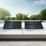 Balkonkraftwerk 800W mit Halterung | Bifaziale Steckersolaranlage mit 2 x Glas-Glas Solarmodulen Full Black & Wechselrichter - für Flachdach/Boden