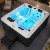 Outdoor Whirlpool Oasis mit Treppe