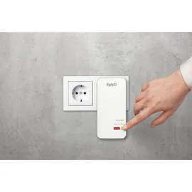 AVM Fritz!Powerline 1240 AX WLAN Set Edition International Extender Kit für Stromnetz bis zu 1.200 Mbit/s, Integriertes WLAN bis 600 Mbit/s, Mesh, Access Point, Schnittstelle auf Italienisch