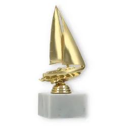 Pokal Kunststofffigur Segelboot gold auf weißem Marmorsockel 19,0cm