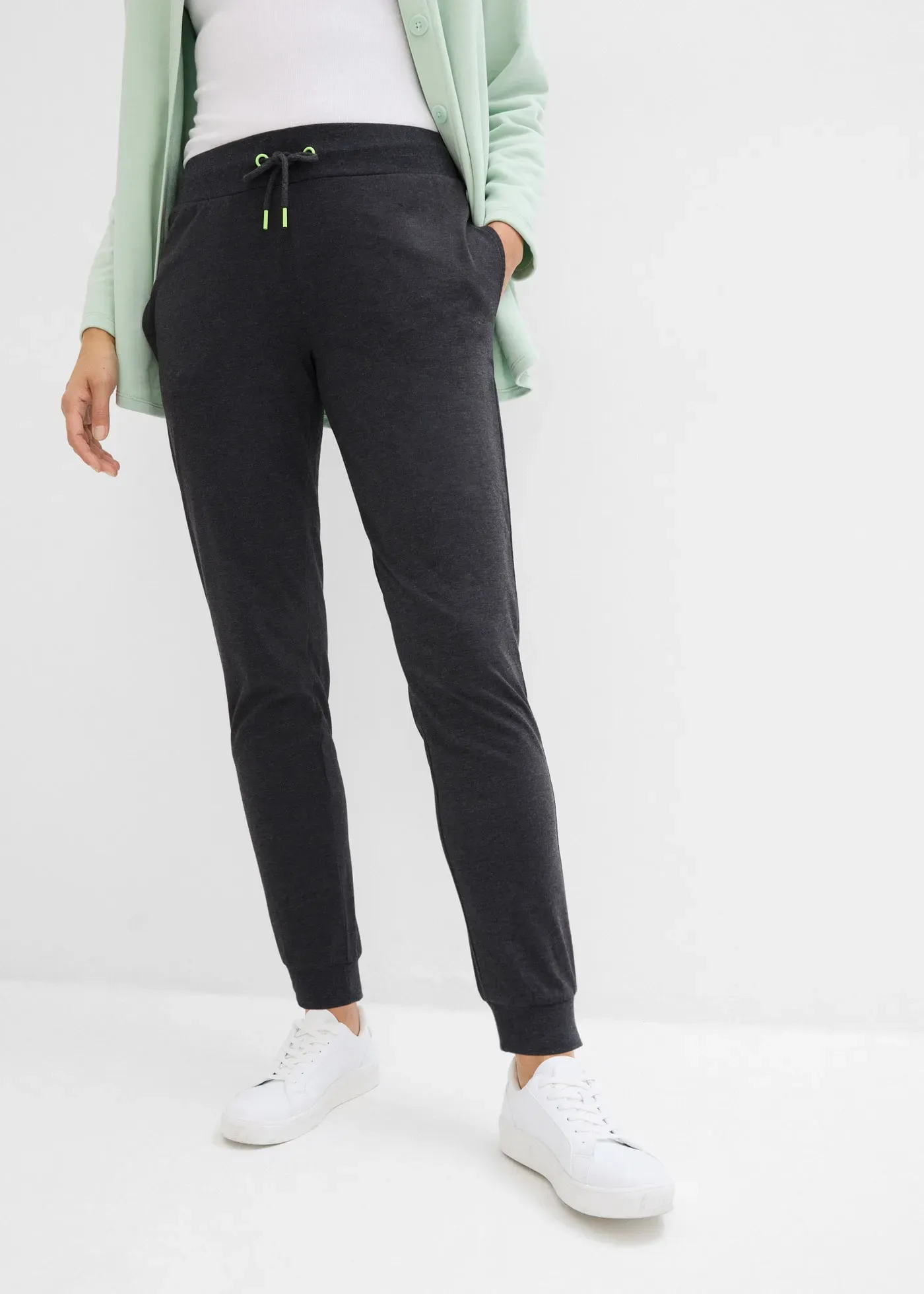 Jogginghose BONPRIX, Damen, Gr. 40/42 (M), N-Gr, schwarz (schwarz meliert), Web, Obermaterial: 57% Baumwolle, 38% Polyester, 5% Elasthan, loose fit, Hosen Jogginghose, aus Stretch-Material, lockere Passform, für Frühjahr und Sommer