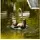 esotec Wasserspeier Treibender Frosch auf Seerosenblatt
