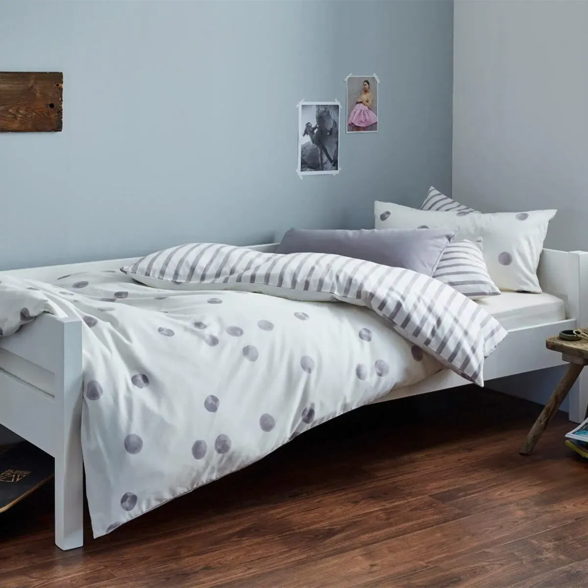 Cotonea Bio Satin-Kinderbettwäsche Tupfen und Streifen grau 135x200 + 80x80 cm - grau;weiß