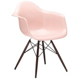 Vitra Stuhl Eames Plastic Armchair RE 83x63x59 cm zartrosé rosa, Gestell: Ahorn nussbaumfarbig, Designer Charles & Ray Eames