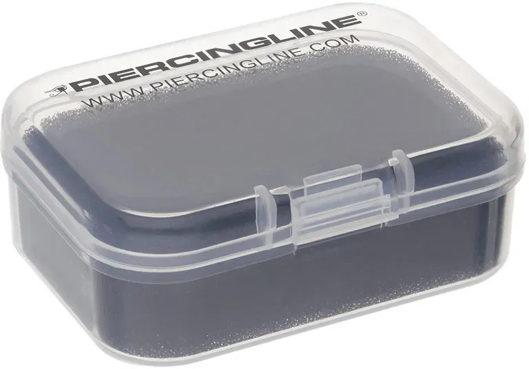 Kunststoff Box mit Schaumstoff + PIERCINGLINE Aufdruck