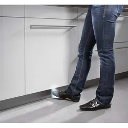 LED Fußkick HFO, Abfallsammler für Frontauszüge, weiß