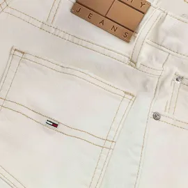 Tommy Hilfiger Tommy Jeans Shorts MOM SHORT BI8194 mit Logo-Badge, ausgefranster Kante weiß 34