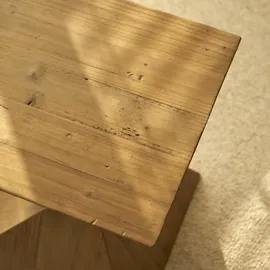 Tikamoon Pio – Beistelltisch aus recyceltem Kiefernmassivholz