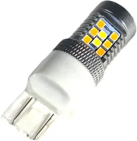 LED-Lampe T20 mit 28 SMD-LEDs (2835) und Linse - kombiniert für Blinker und Tagfahrlicht