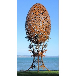 Casa Padrino Luxus Barock XXL Stahl Garten Skulptur Ei Rost / Silber 107 x 95 x H. 200 cm - Riesige XXL Garten Deko - Luxus Outdoor Deko - Luxus Garten Deko Accessoires