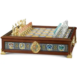 The Noble Collection - Harry Potter - Collectibles - Quidditch Chess Set Silver&Gold Plated