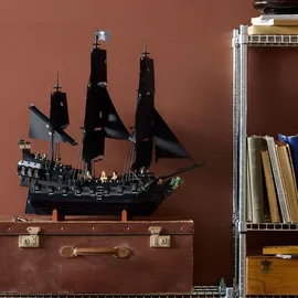 LEGO ICONS Captain Jack Sparrows Piratenschiff 10365