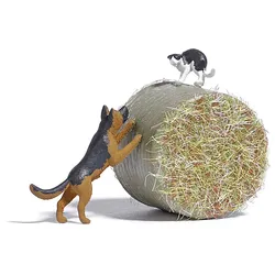 Hund jagt Katze mit Rundballen Modell von Busch 1:87