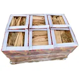Brennholz aus buche und esche im 15-kg-schachtel. Palette 120x80x65 cm mit 12 Kisten mit Brennholz aus Buche und Esche.