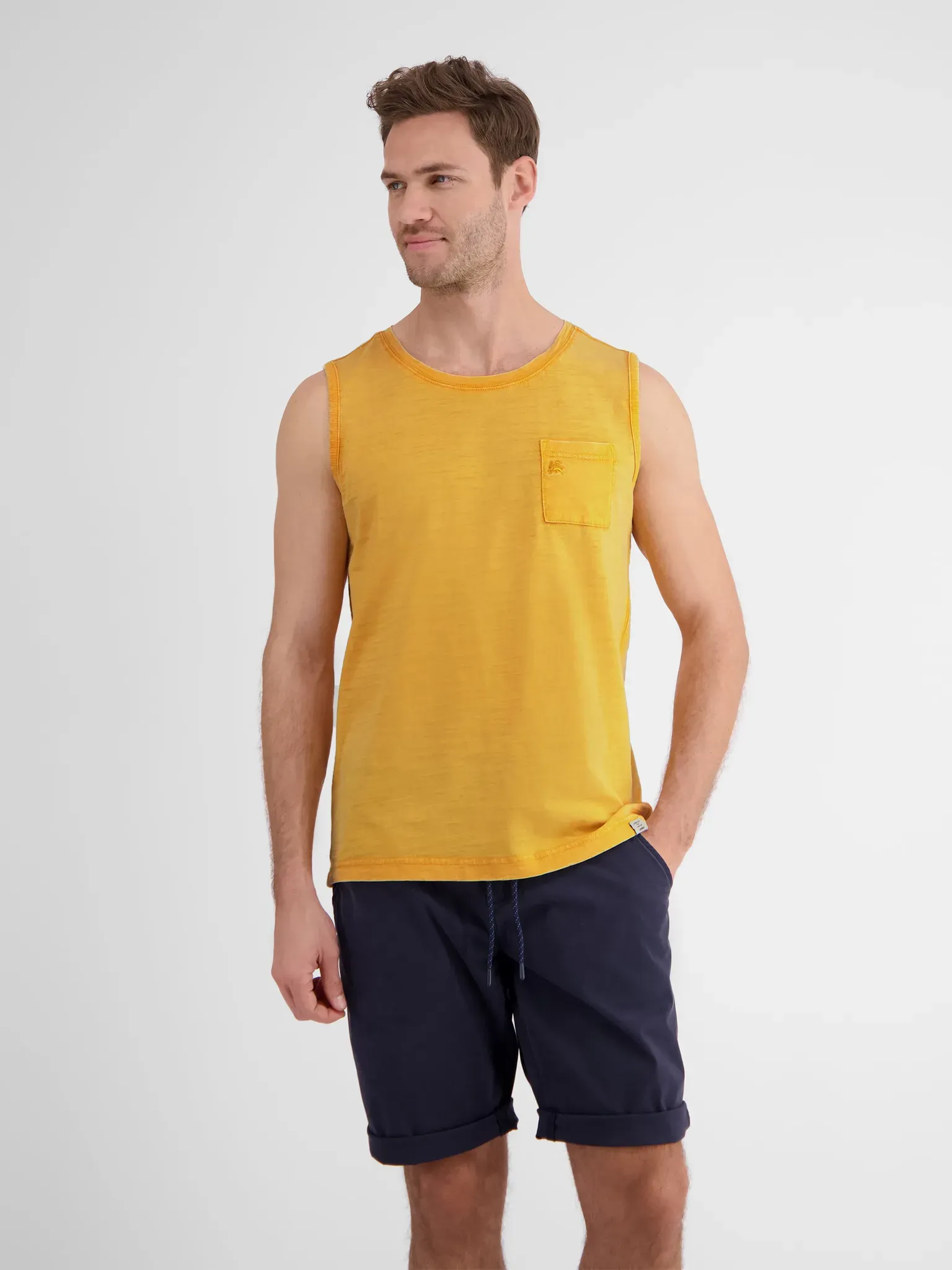 Bequemes Tanktop mit Brusttasche - Mango - XXXL