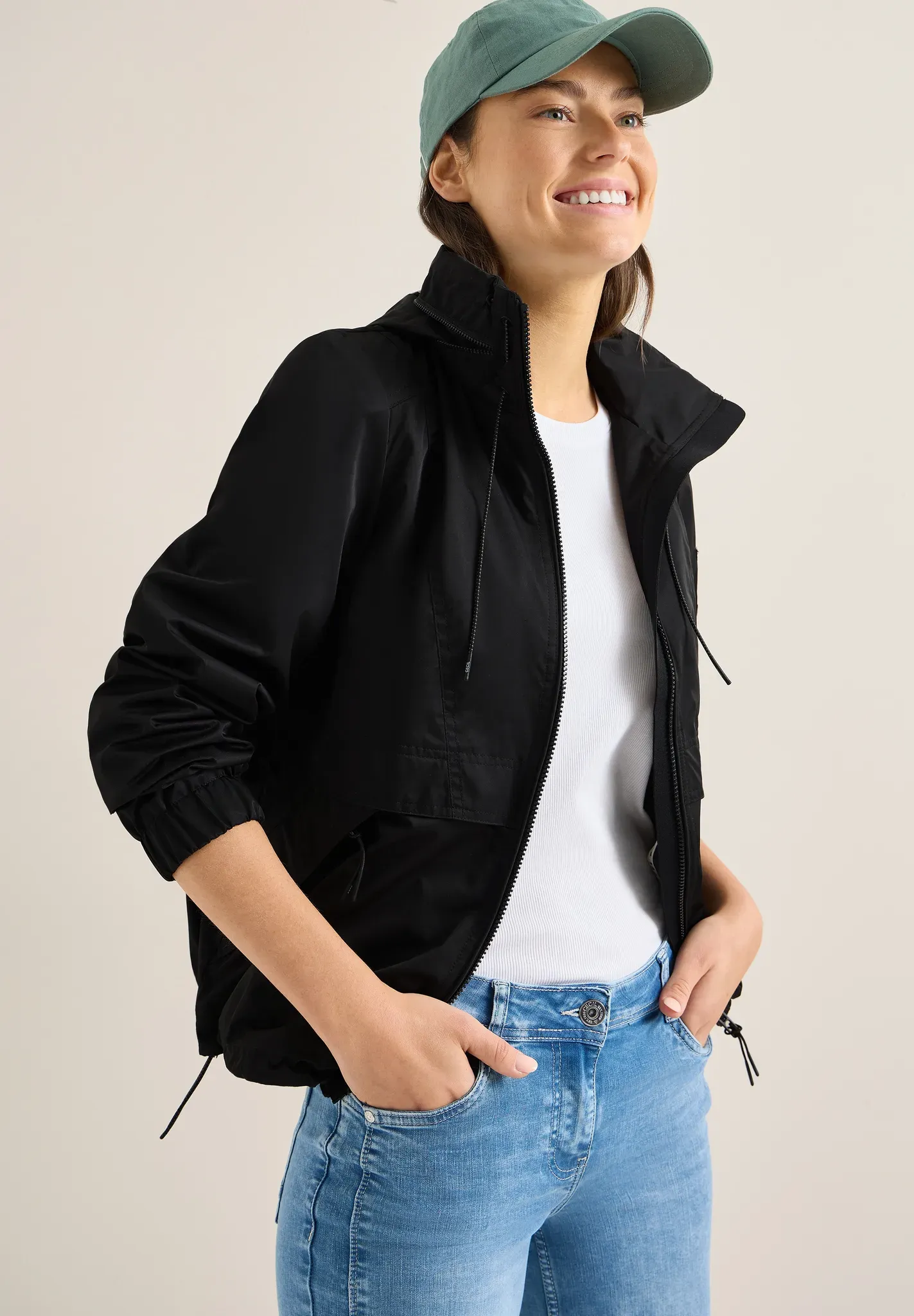 Windbreaker CECIL, Damen, Gr. XXL (46), schwarz, Stoff, Obermaterial: 100% Polyester. Futter: 100% Polyester, unifarben, comfort fit normal, hoch geschlossener Ausschnitt, elastischer Bund, Jacken Windbreaker, mit Stehkragen