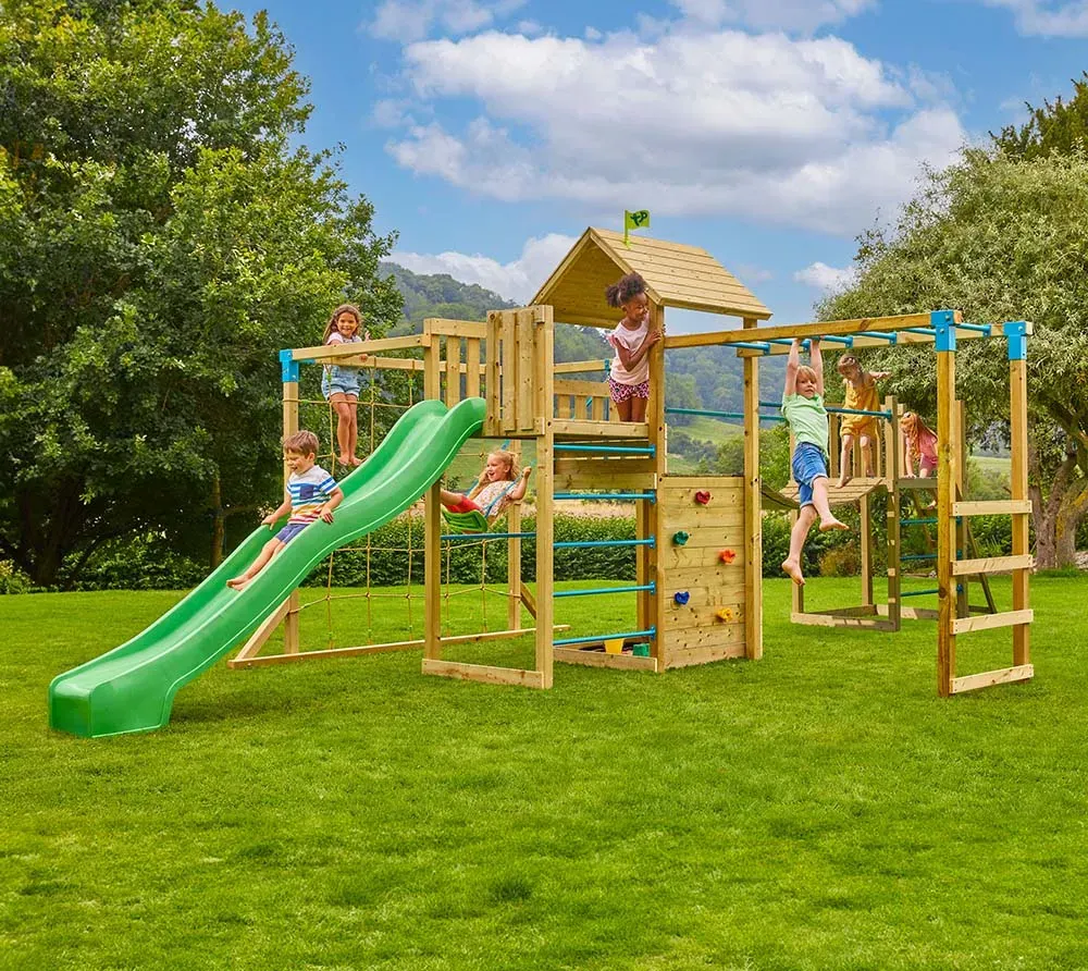 TP Toys Holz Spielturm Wolkenkratzer | Spielturm mit Rutsche, Schaukel und Klettergerüst | Natur | 760x440x270 cm