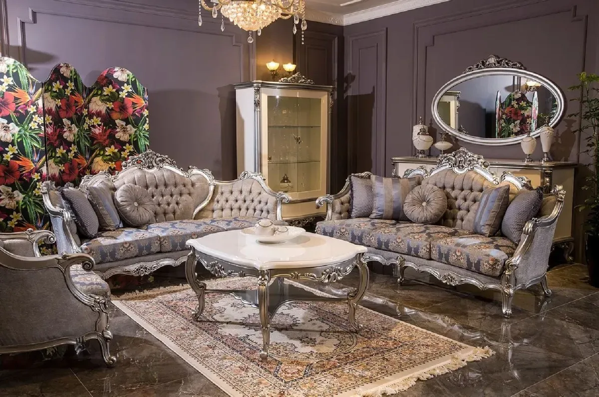 Casa Padrino Luxus Barock Wohnzimmer Set Grau / Blau / Silber - 2 Barock Sofas & 2 Barock Sessel & 1 Barock Couchtisch - Wohnzimmer Möbel im Barockstil - Barock Möbel - Barock Einrichtung