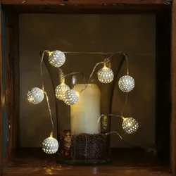 LED Dekolichterkette Metallkugeln - 8 warmweiße LED - D: 4cm - L: 0,7m - Batterie - weiß