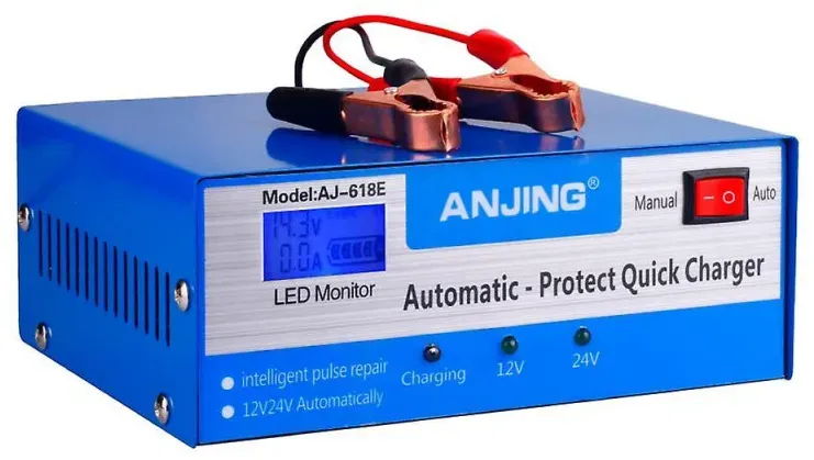Intelligentes Impuls-Ladegerät für 12V–24V-Akkumulatoren