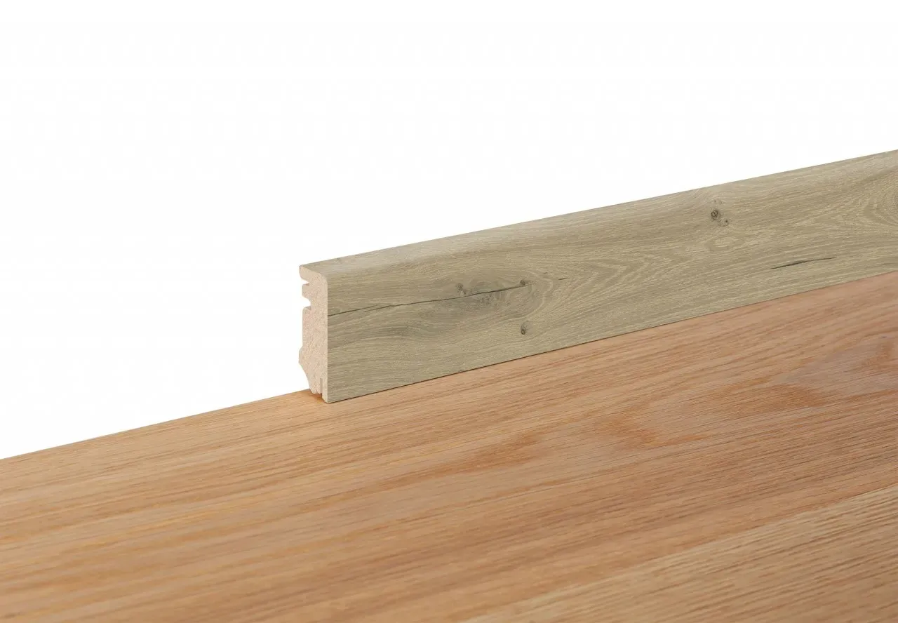 Sockelleiste Cube MDF Graueiche foliert